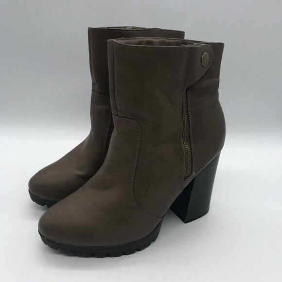 Wild Diva Brown Leatherette Women's size 9M Side Zip Snap Chunky Heeled Booties - Picture 3 of 9